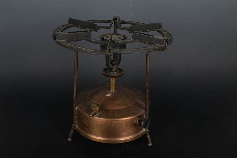 民国时期从瑞典进口的泊利末司3型煤油炉